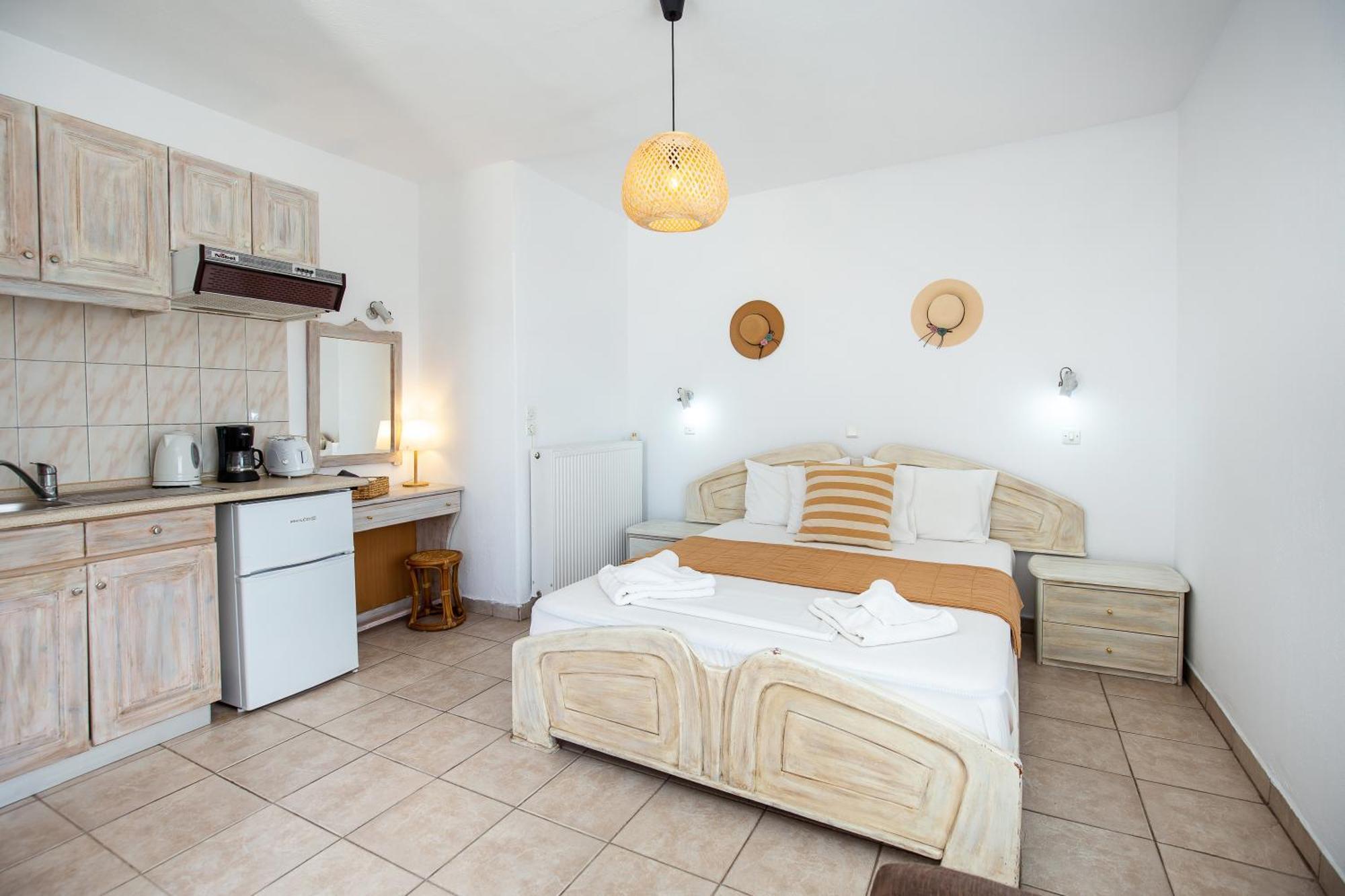 Piatsa Michalis Hotel Potos Room photo