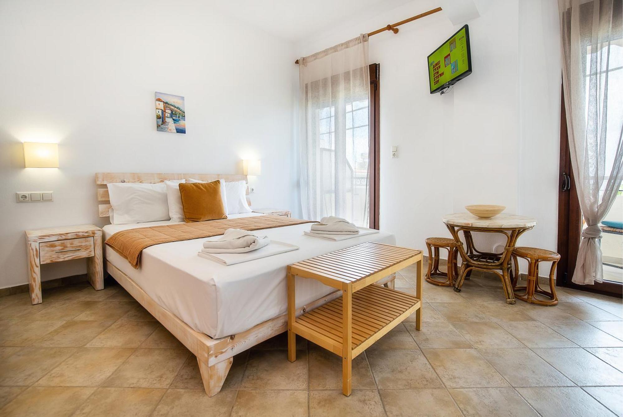 Piatsa Michalis Hotel Potos Exterior photo