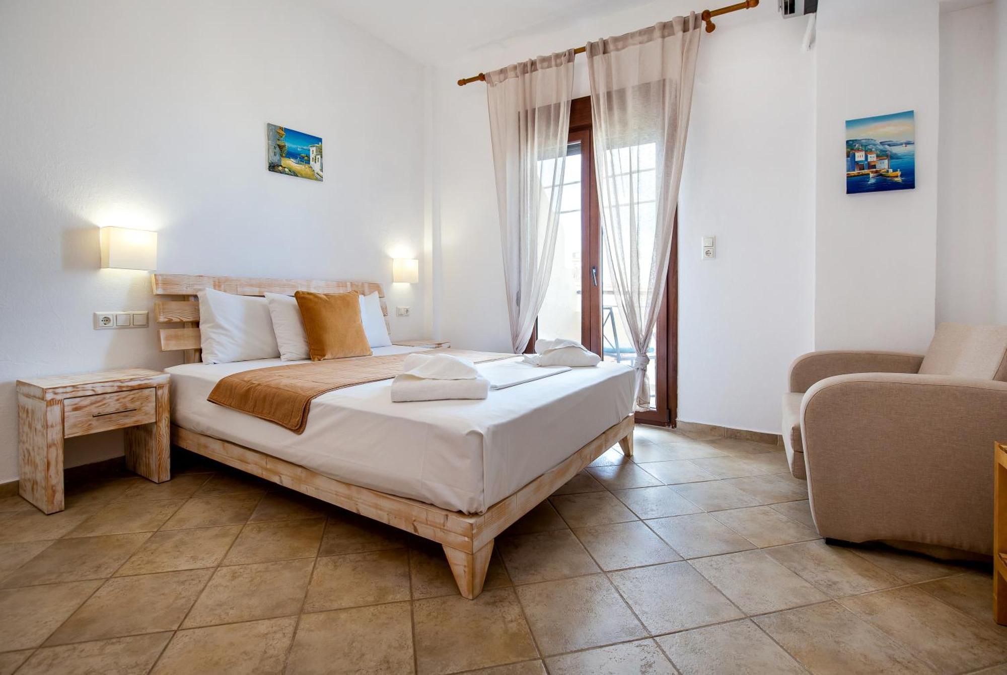 Piatsa Michalis Hotel Potos Exterior photo
