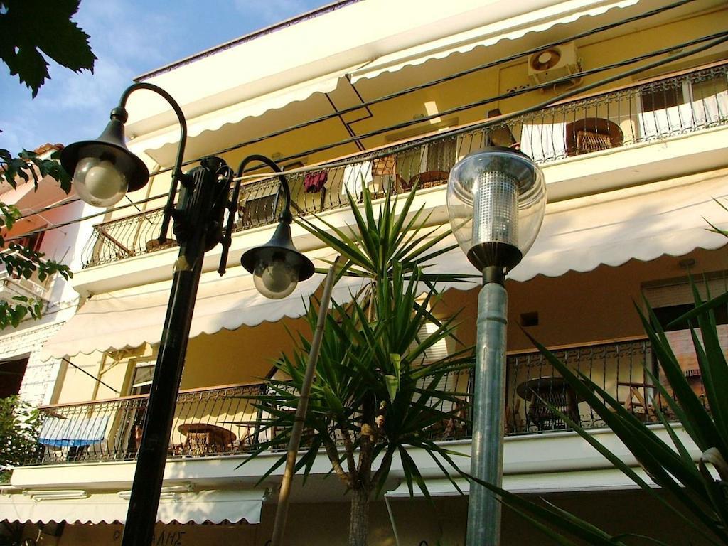 Piatsa Michalis Hotel Potos Exterior photo